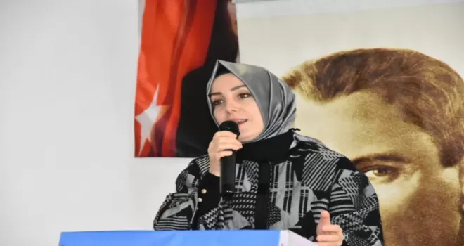 Bahar Ayvazoğlu : Ülkeye ihanet ediyorlar! 