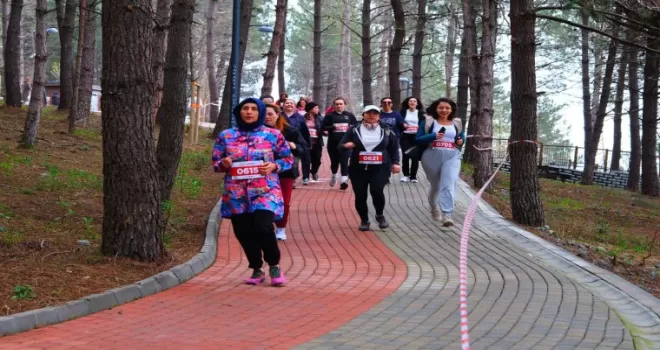 ’Bahar Koşusu’ Sapanca’da renkli görüntülere sahne oldu
