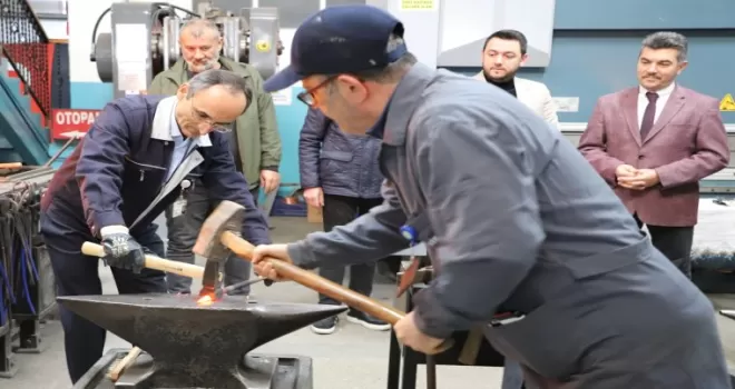 Baharın habercisi için Bursa Tophane MTAL’de demir dövüldü