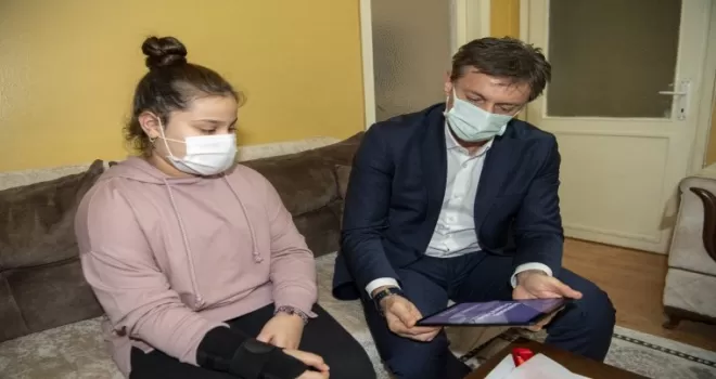 Bahçelievler Belediyesi’nden eğitime tablet desteği
