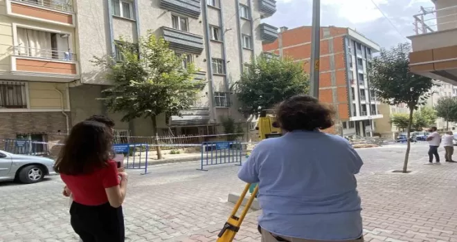 Bahçelievler’de hasar alan binadan ölçüm alındı
