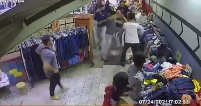 Bahçelievler’de hırsızlık şüphelisine meydan dayağı kamerada
