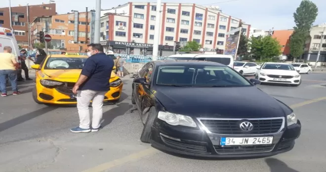 Bahçelievler’de iki araç çarpıştı: 2 yaralı
