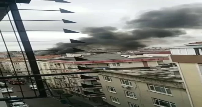 Bahçelievler’de korkutan çatı yangını
