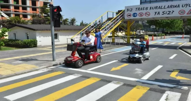 Bahçelievler’de öğrenciler trafik eğitiminde
