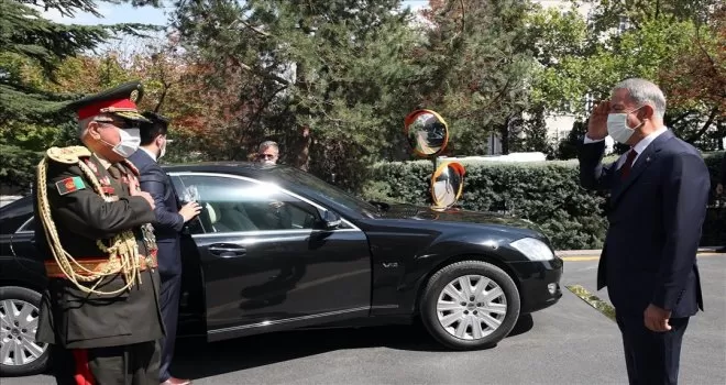 Bakan Akar, Afganistan eski Cumhurbaşkanı Birinci Yardımcısı Dostum ile görüştü
