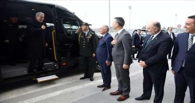Bakan Akar, ASELSAN’ı ziyaret etti
