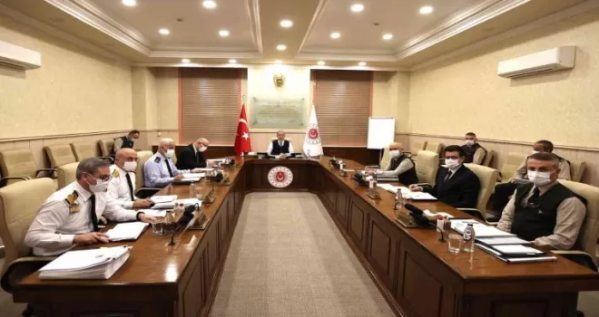 Bakan Akar kuvvet komutanları ile toplantı gerçekleştirdi
