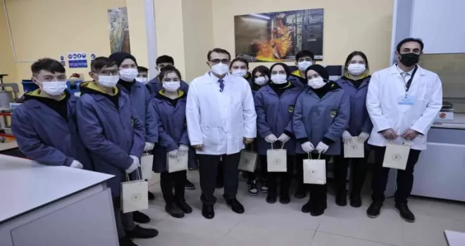 Bakan Dönmez’den gençlere "madencilik" dersi
