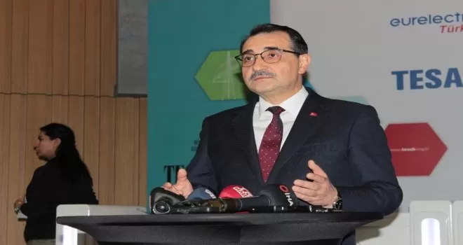 Bakan Dönmez, petrol fiyatlarındaki düşüşü değerlendirdi
