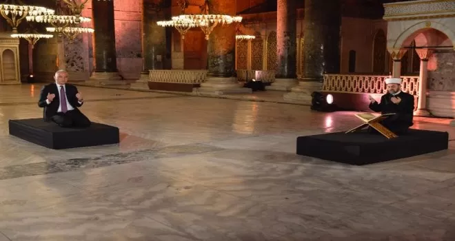 Bakan Ersoy’dan Ayasofya paylaşımı
