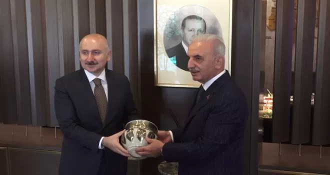 Bakan Karaismailoğlu, Başkan İsmet Yıldırım’ı ziyaret etti
