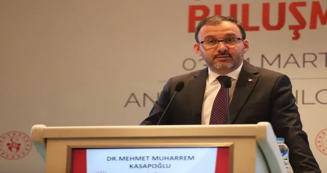 Bakan Kasapoğlu, genç gönüllülerle bir araya geldi

