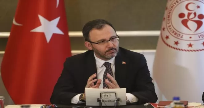 Koronavirüs Futbolu vurdu! Türkiye'de ligler ertelendi...