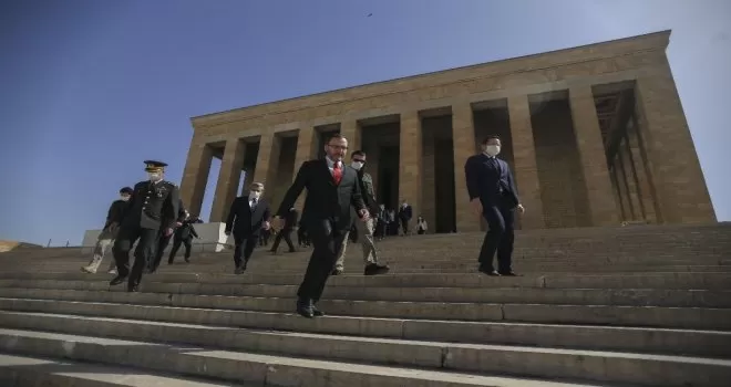 Bakan Kasapoğlu’ndan Anıtkabir’e ziyaret

