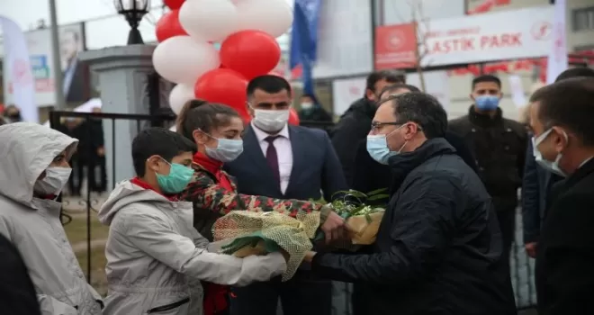 Bakan Kasapoğlu, Siirtli çocukların hayalini gerçeğe dönüştürdü
