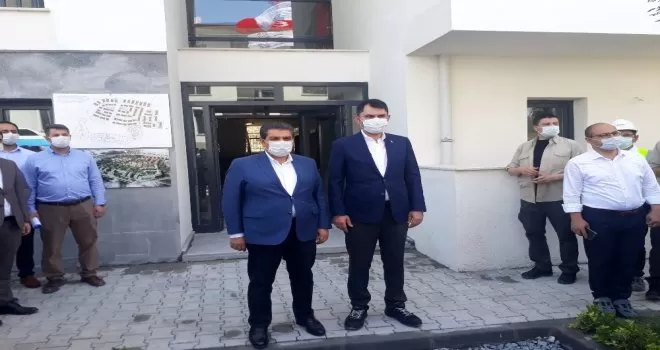 Bakan Kurum Esenler’de kentsel dönüşüm konutlarını inceledi
