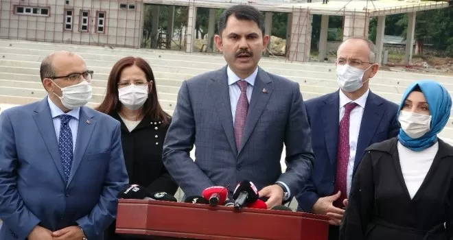 Bakan Kurum, İstanbul Boğazı’na atılan maske ve eldivenlerle ilgili konuştu
