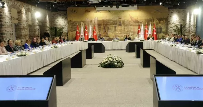 Bakan Nebati iş dünyasının kadın temsilcileriyle bir araya geldi
