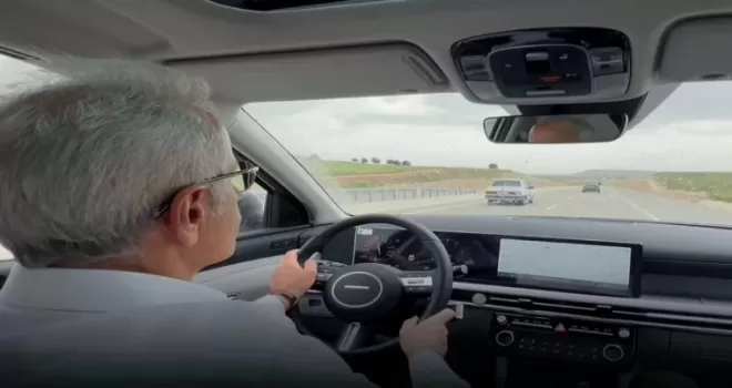 Bakan Uraloğlu’ndan melodili yol deneyimi... Yollarda yeni melodi ne olacak?