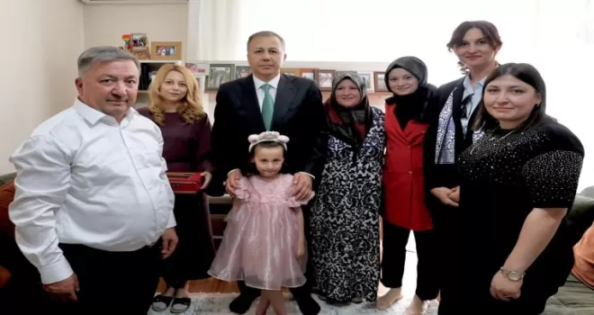 Bakan Yerlikaya’dan Konya’da şehit ailesine ziyaret