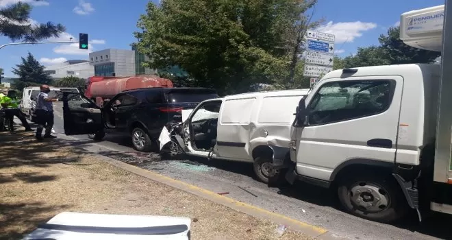 Bakırköy’de zincirleme trafik kazası
