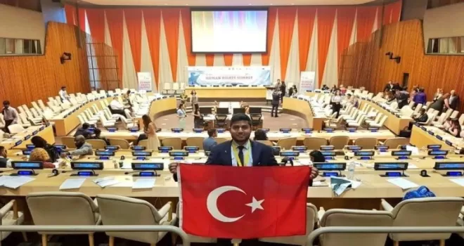 Bangladeşli Emon, Türkiye’nin acısını hafifletmek için çalışıyor
