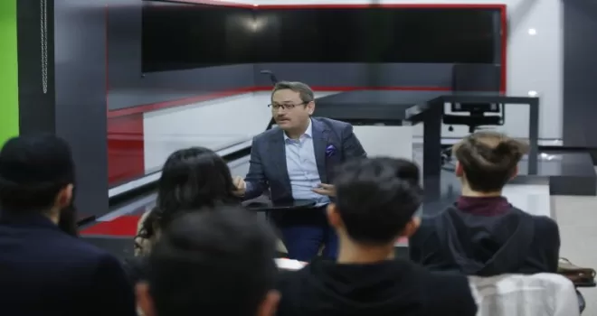 Başakşehir Belediyesi gençlerin yanında
