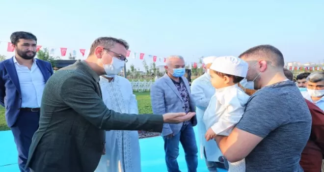 Başakşehir’de açık havada bayram namazı coşkusu

