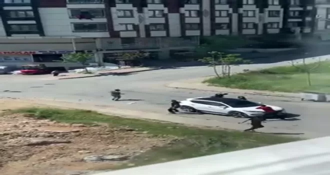 Başakşehir’de güpegündüz silahlı kavga kamerada
