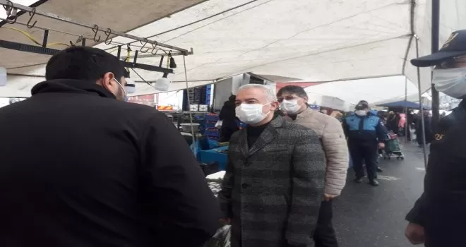 Başakşehir’de  pazarlarda korona virüs denetimi
