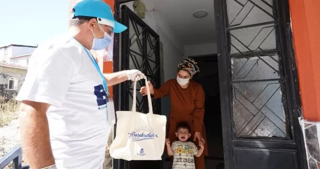 Başakşehir’de vatandaşlara aşure ikramı
