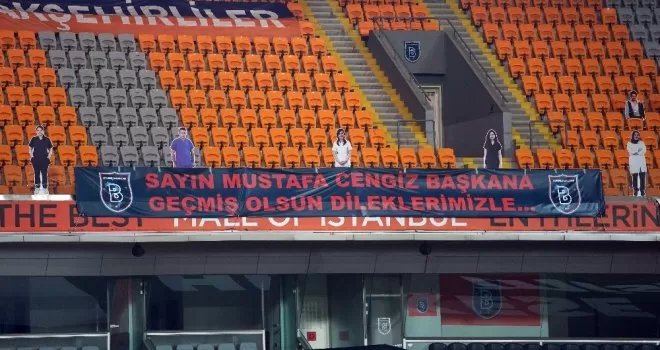 Başakşehir’den Başkan Mustafa Cengiz için pankart
