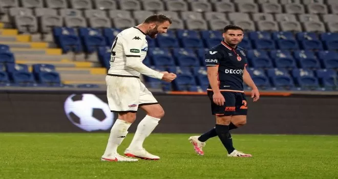 Başakşehir-Denizlispor maçı sonrası gerginlik
