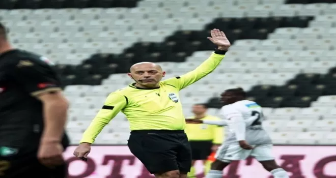 Başakşehir - Fenerbahçe maçını Cüneyt Çakır yönetecek

