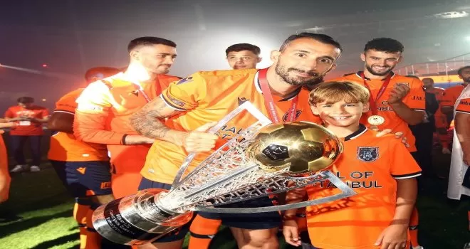 Başakşehir, Mehmet Topal ile devam kararı aldı
