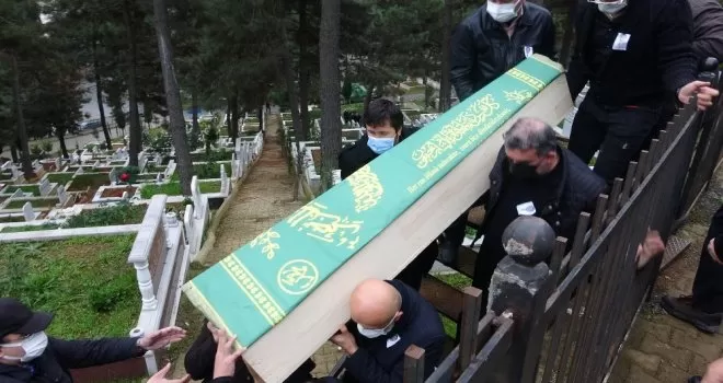 Başhekim Dr. Lütfi Çetinkaya dualar eşliğinde toprağa verildi
