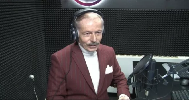 Başkan Aydıner radyo koltuğuna geçti
