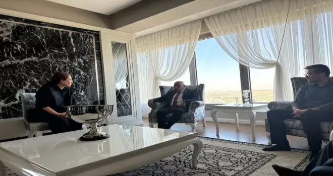 Başkan Büyükekşi’den Mustafa Artuç’un ailesine taziye ziyareti
