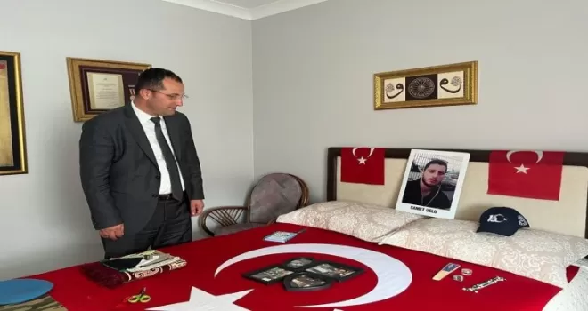 Başkan Ekim’den şehit ailesine ziyaret
