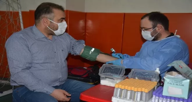 Başkan Erener’den kan bağışına destek
