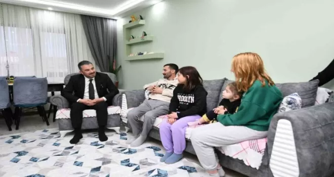 Başkan Ertuğrul Çetin minik yüreklere dokundu
