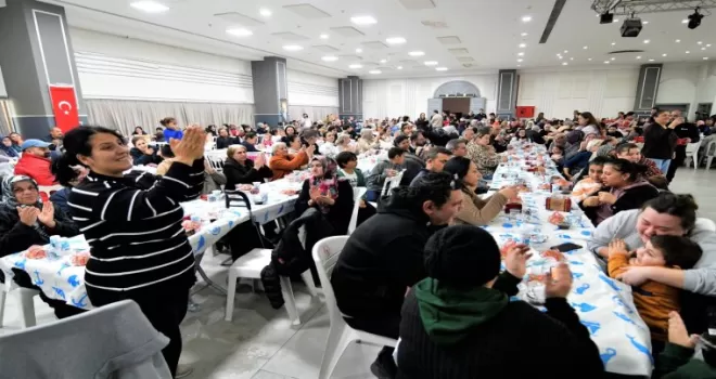 Başkan Eşki, Bornovalılarla yılbaşı yemeğinde buluştu