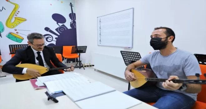 Başkan Kartoğlu’ndan Başakşehirli gençlere eğitim çağrısı
