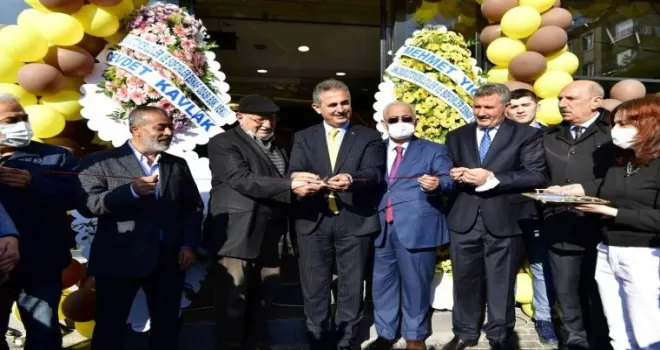 Başkan Köse, esnafı yalnız bırakmıyor
