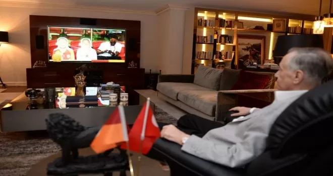 Başkan Mustafa Cengiz maçı evinden takip etti
