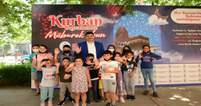 Başkan Oğuz vatandaşların bayramını kutladı
