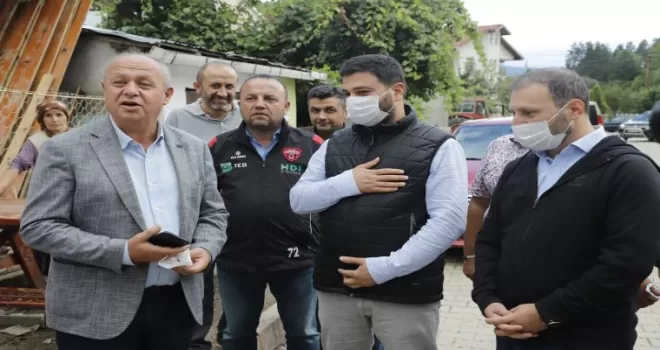 Başkan Öztekin afetzedelerin acılarını paylaştı
