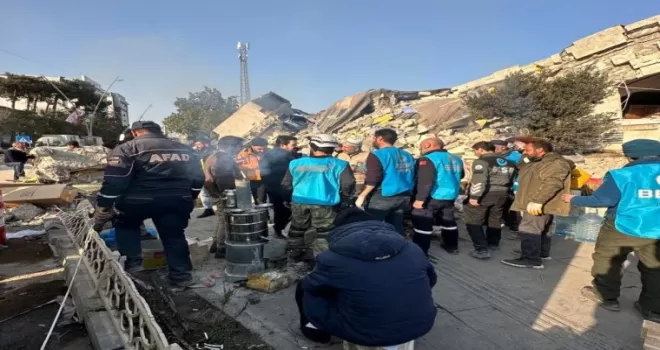 Başkan Sayan: “Hatay kıyameti yaşamış”
