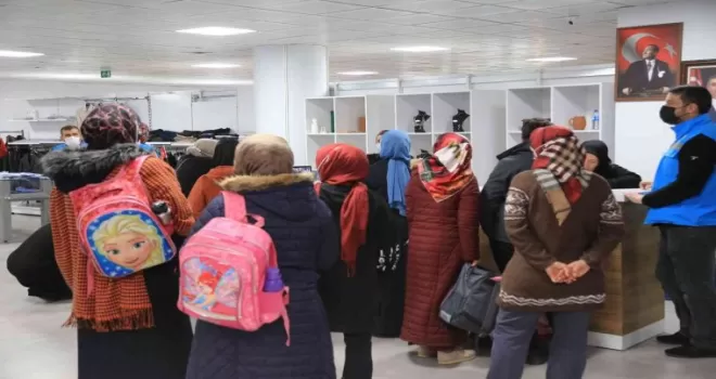 Başkan Şimşek’ten çocuklara kış hediyesi

